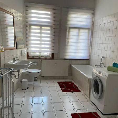 Am Theater Apartment *